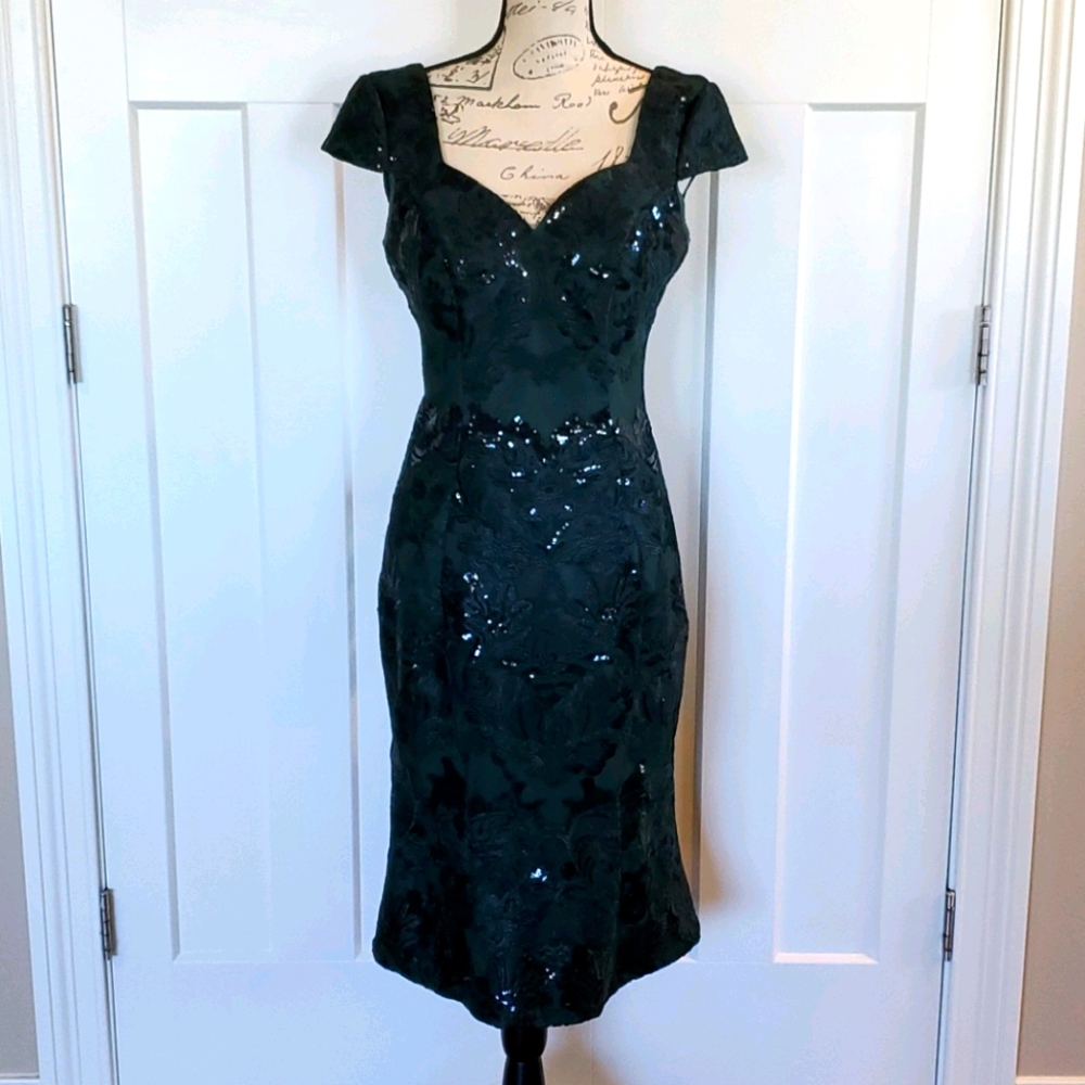 Absolutely stunning emerald green sequin dress